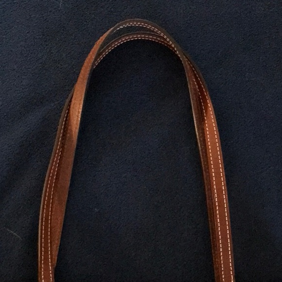 Stunning Dooney and Burke red tote handbag - Picture 3 of 16